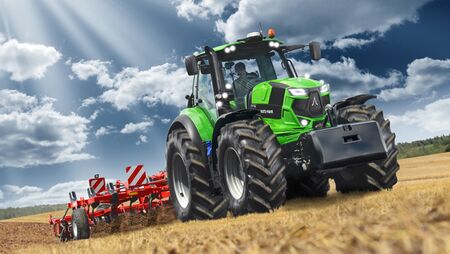 Deutz-Fahr Serie 7 på mark - BTMC